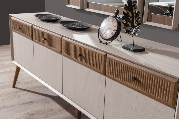 Nieuwheid in eetkamer Modern Set bestaat uit dressoir en 3x spiegel