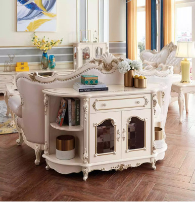 Sideboard in de woonkamer, klassiek meubilair voor het interieur.