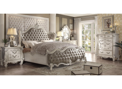 Klassiek bed in barok, chesterfield, rococo stijl, dubbel hotel leer antiek.