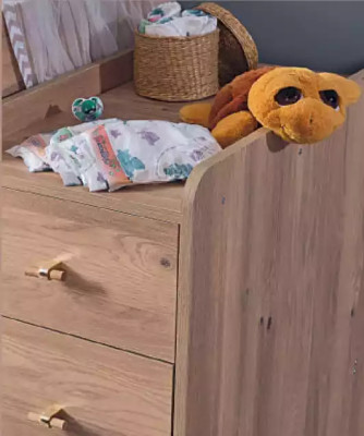 Baby slaapkamer compleet met babybed, kast en ladekast 3-delig.